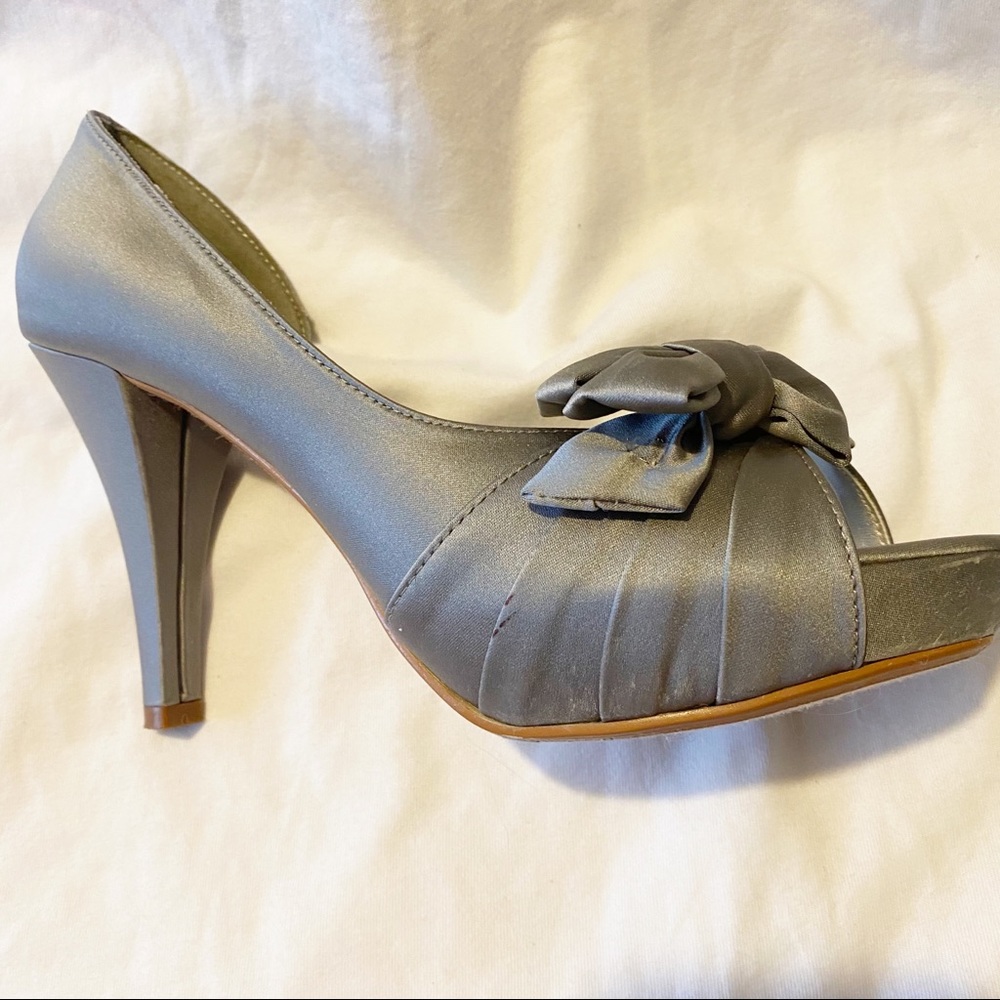 DAVIDS BRIDAL satin bow peep toe 4” heel platform pumps shoes 8M